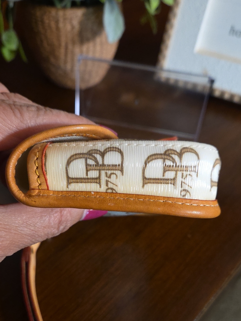 Dooney & Bourke 1975 Vintage Signature Logo Flap Wristlet - Picture 7 of 14